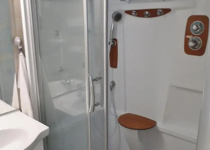 Apartmán Jardin 3 Pieces A 80m De La Avec Parking Privatif - Fr-1-712-98 *