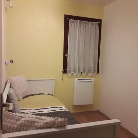 Jardin 3 Pieces A 80m De La Avec Parking Privatif - Fr-1-712-98 Lejlighed *