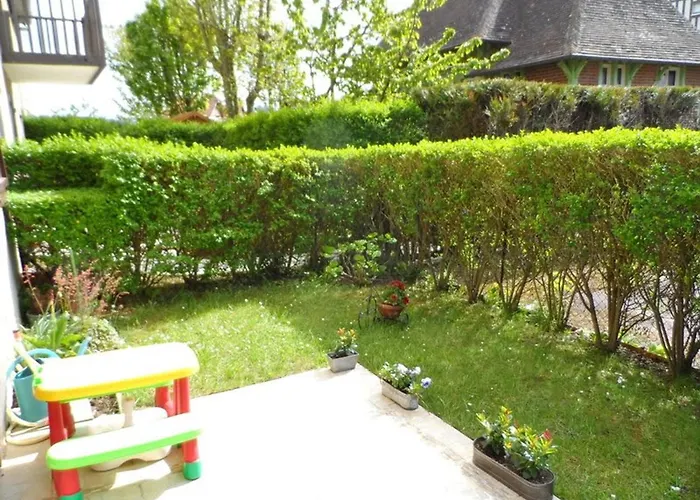 Jardin 3 Pieces A 80m De La Avec Parking Privatif - Fr-1-712-98 Apartman